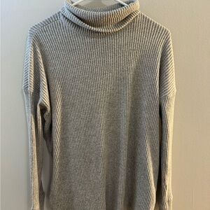 American Eagle Gray Ribbed Turtleneck Sweater
